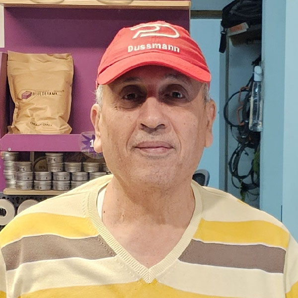 Awad Neyer Kamal Kamel 
